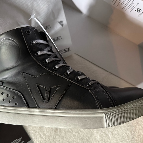 Unused Dainese Street Rocker D-WP - Euro 44 - Vintage Leather - Picture 7 of 7